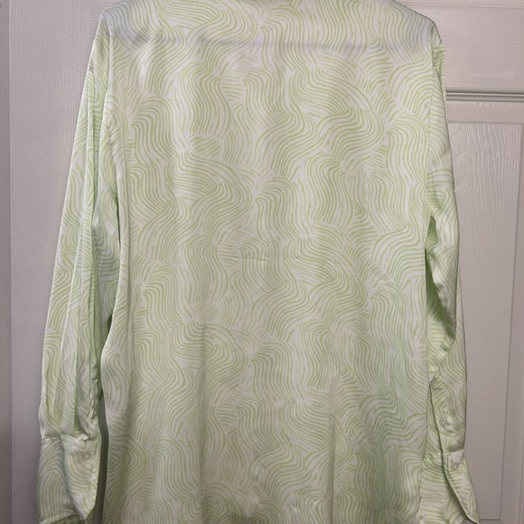 Silky button down - Picture 4 of 4